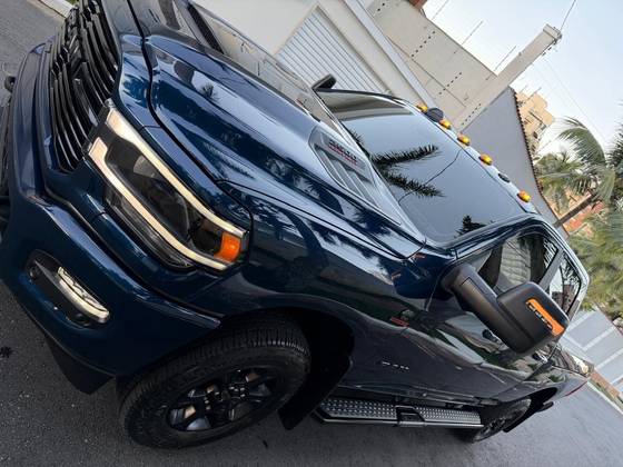 RAM 2500 6.7 I6 TURBO DIESEL LARAMIE NIGHT EDITION CD 4X4 AUTOMÁTICO